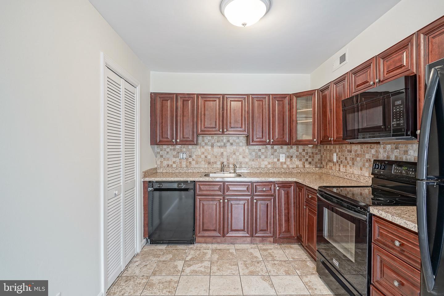 117 Chaucer Rd Property Photo 10
