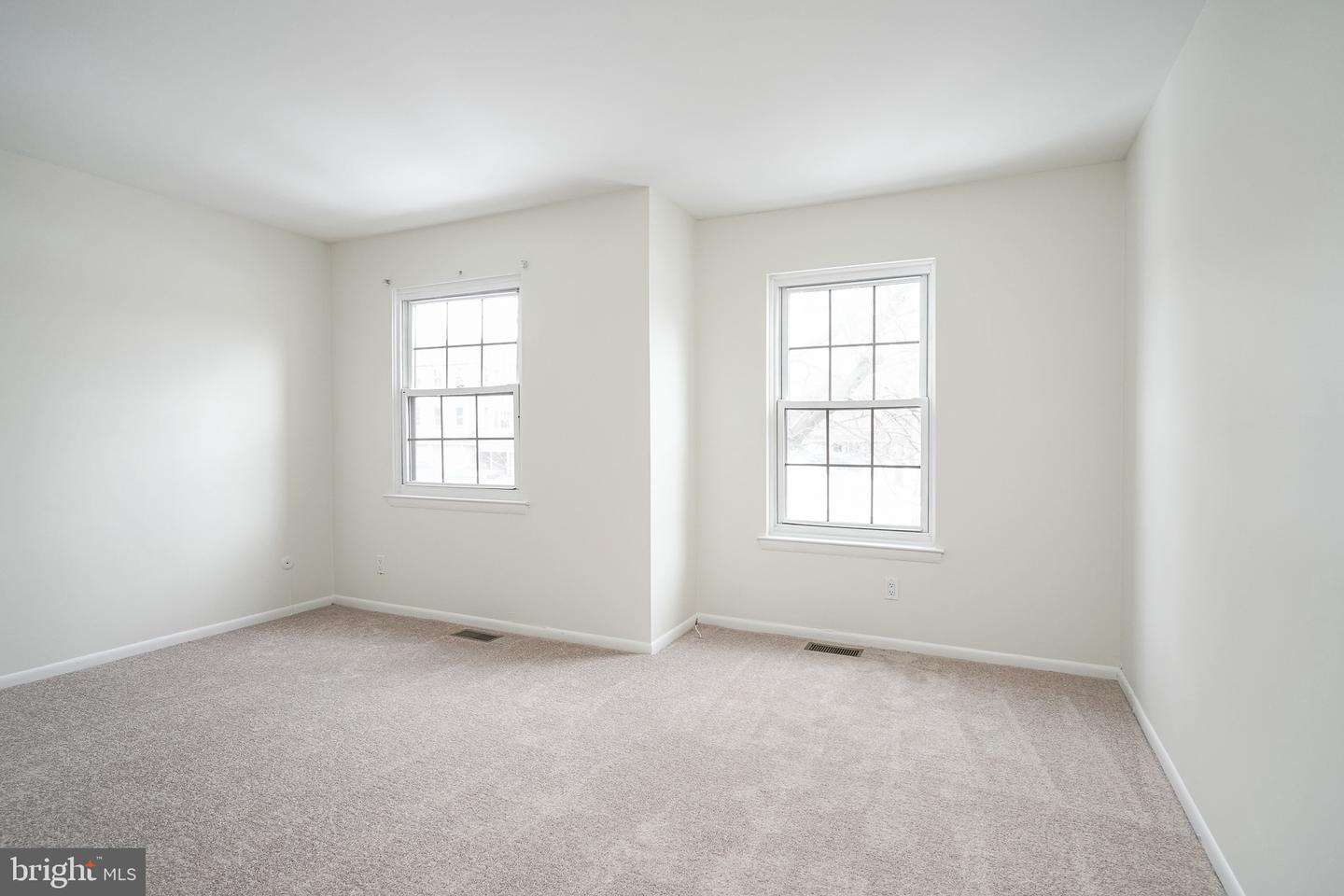 117 Chaucer Rd Property Photo 15