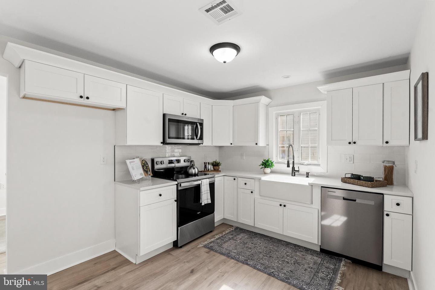 55 Sheffield Pl Property Photo 7