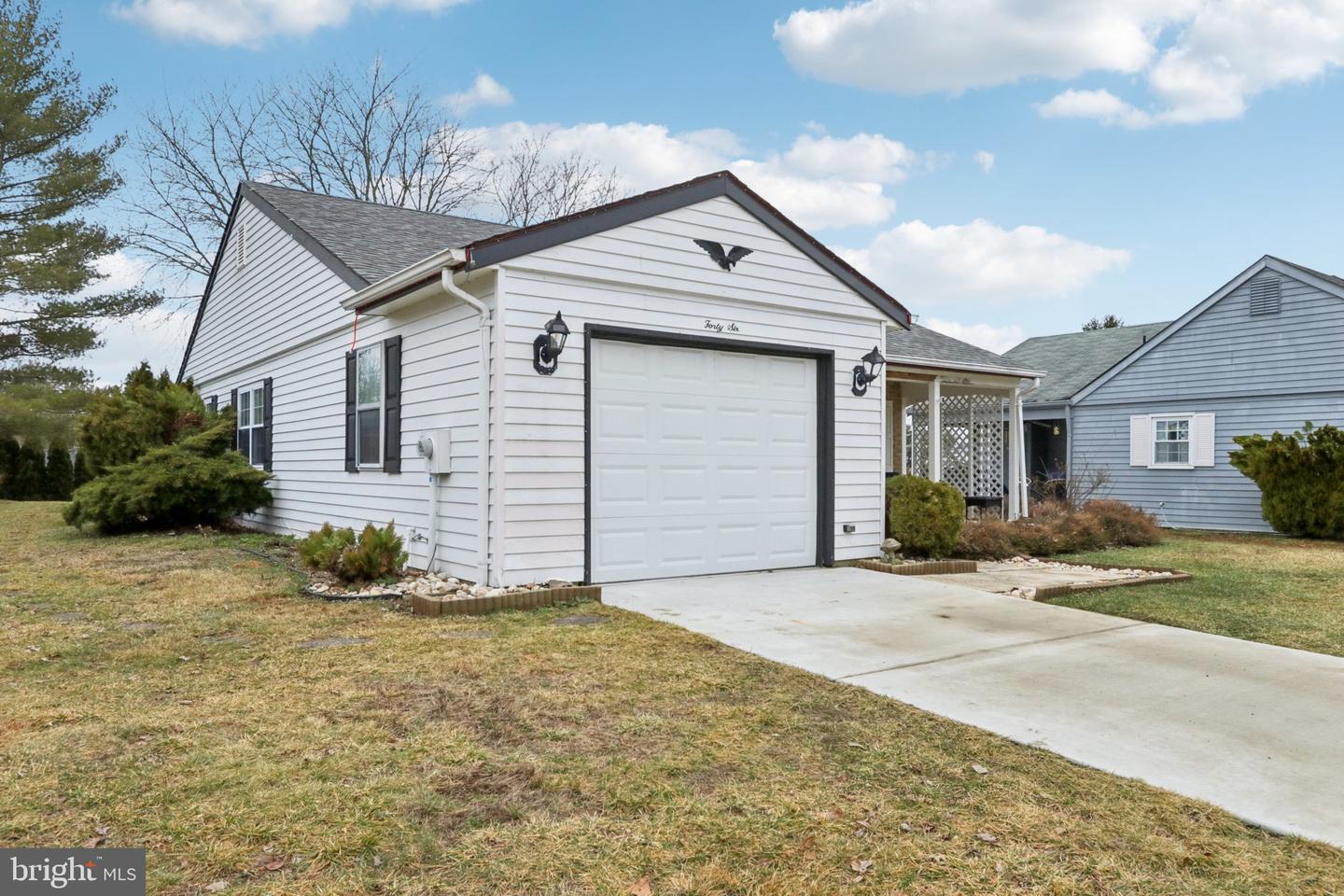 46 Gramercy Pl Property Photo 4