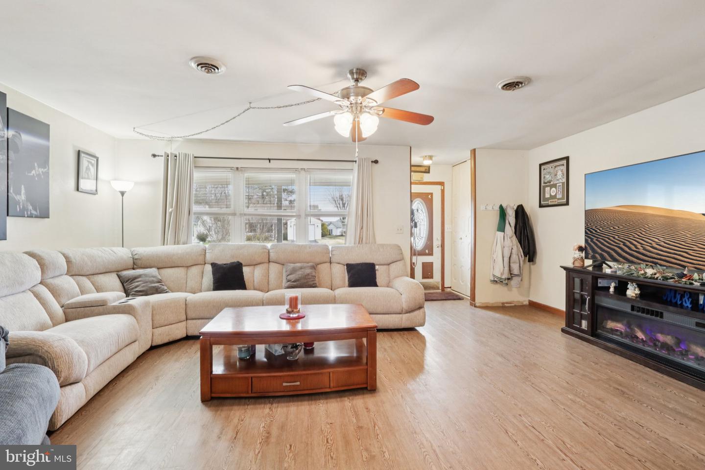 46 Gramercy Pl Property Photo 9