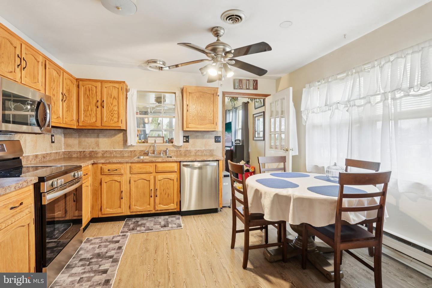 46 Gramercy Pl Property Photo 13