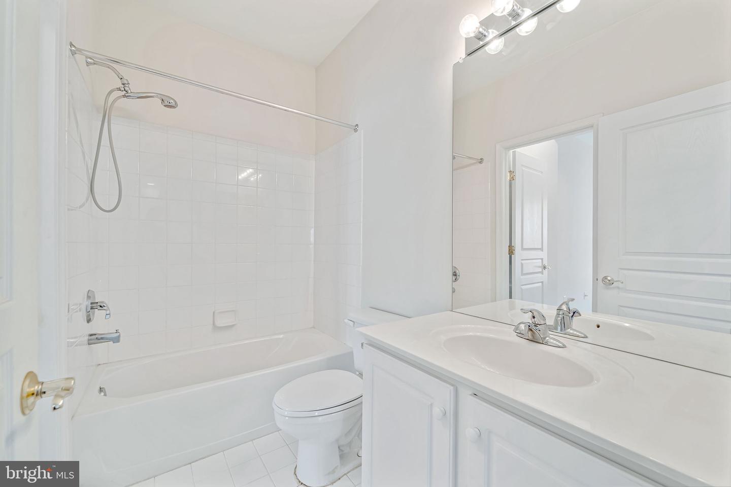 12 Pennington Ct Property Photo 6