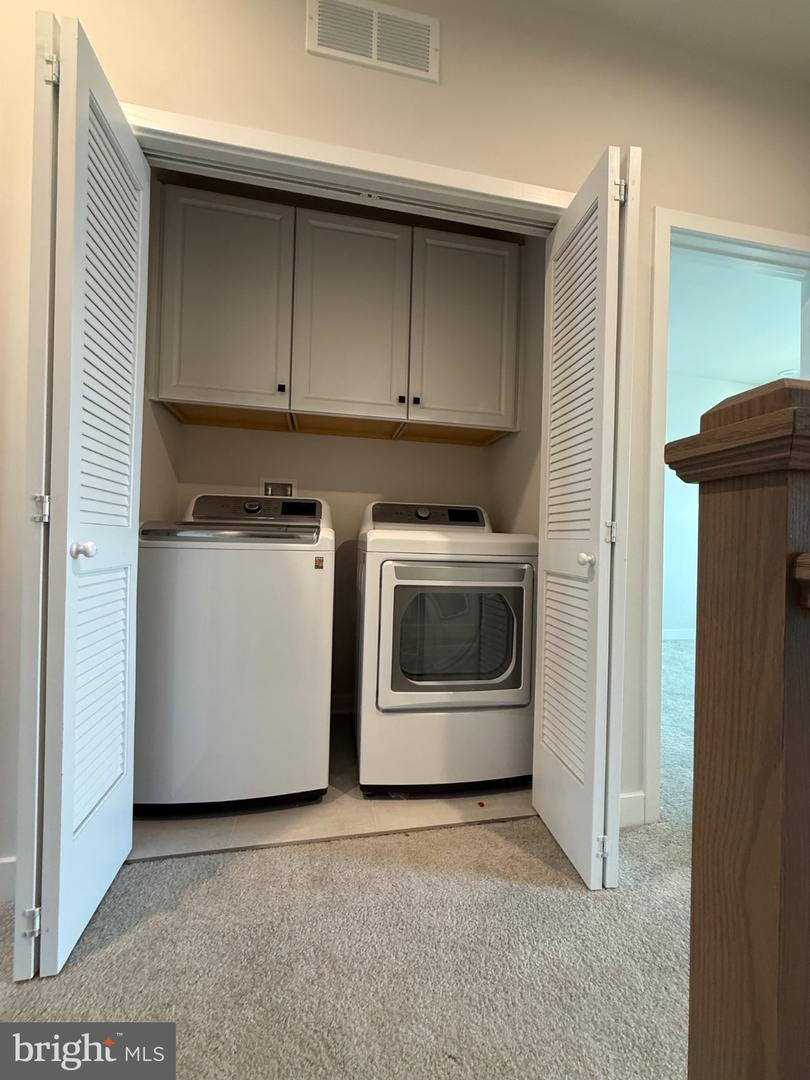 3 Cinnamon Ln Property Photo 18