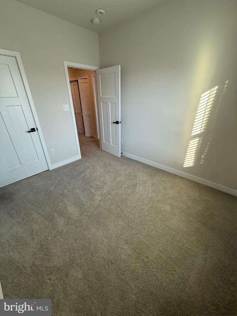 3 Cinnamon Ln Property Photo 19