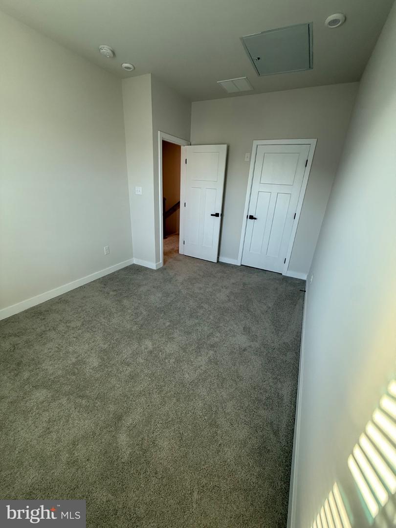 3 Cinnamon Ln Property Photo 20