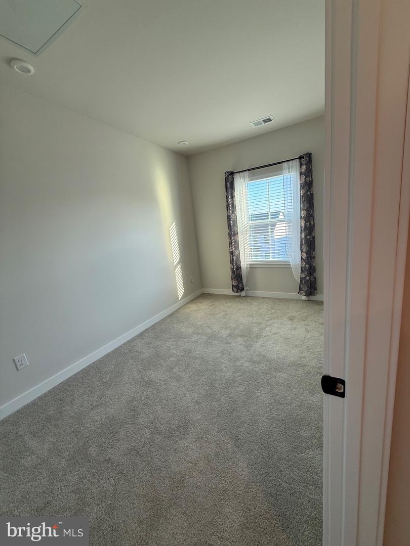 3 Cinnamon Ln Property Photo 21