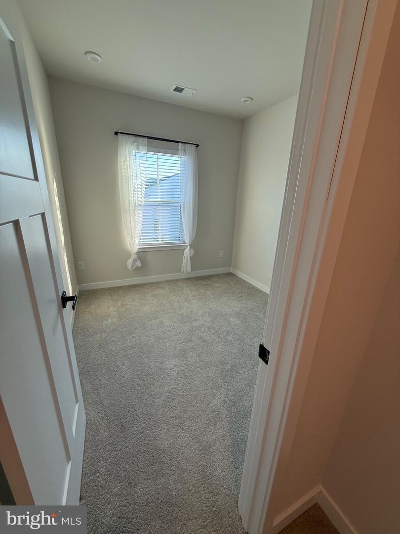 3 Cinnamon Ln Property Photo 22