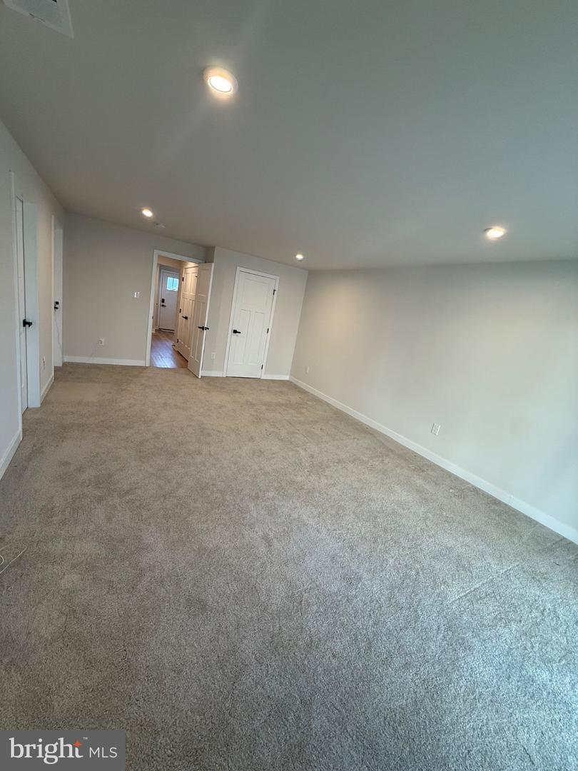 3 Cinnamon Ln Property Photo 24
