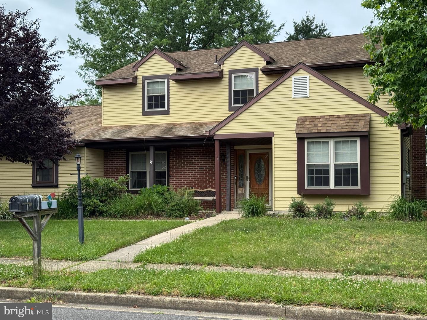 110 Thornwood Dr Property Photo 1