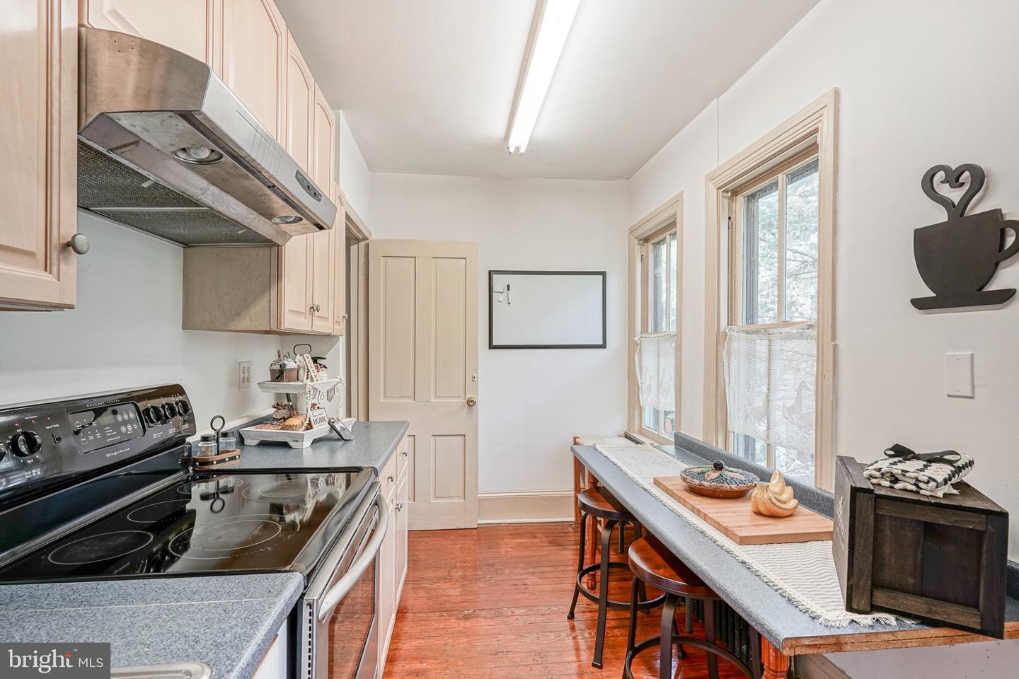 315 Chestnut St Property Photo 8