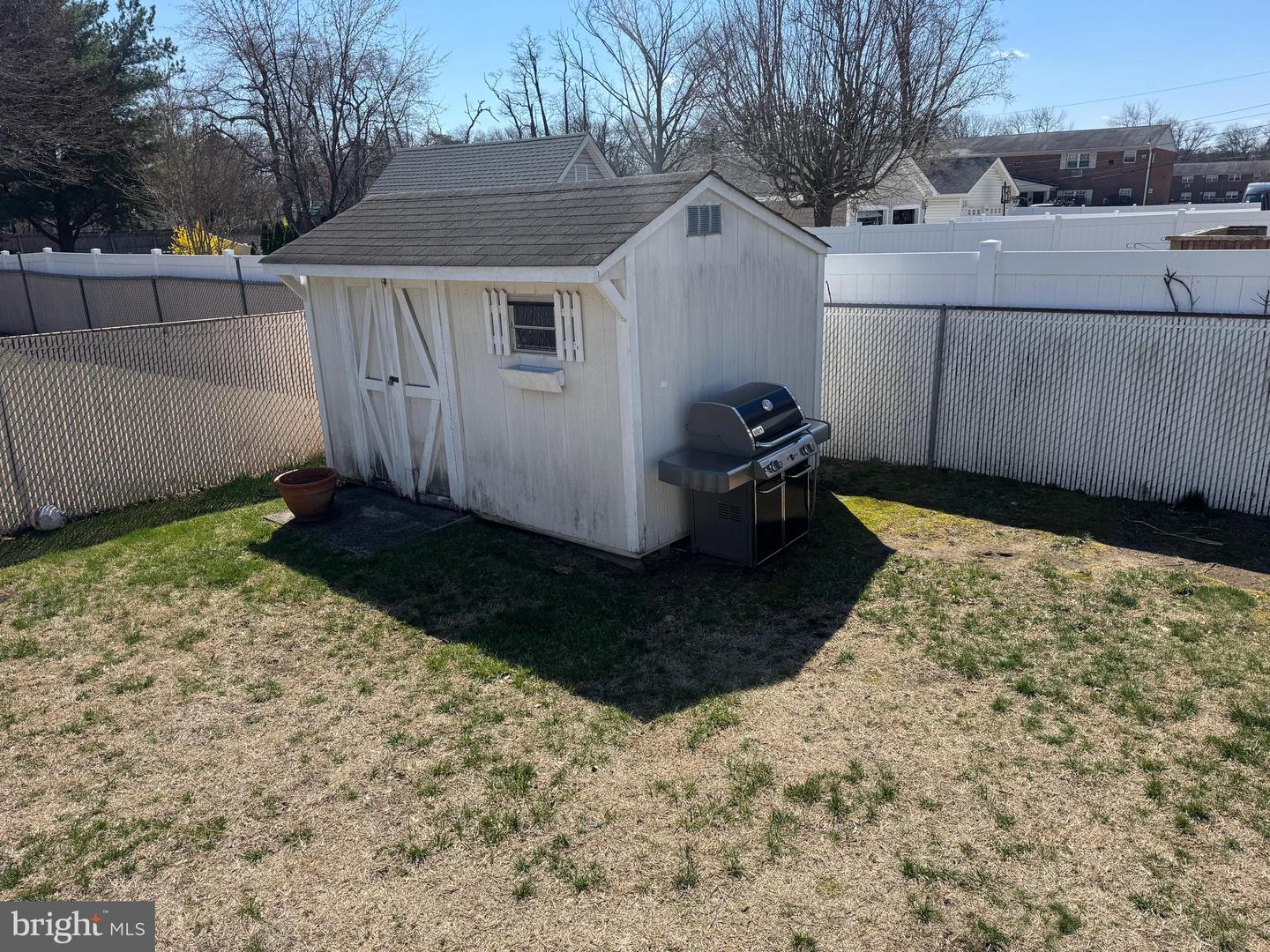 800 Bridgeboro St Property Photo 5
