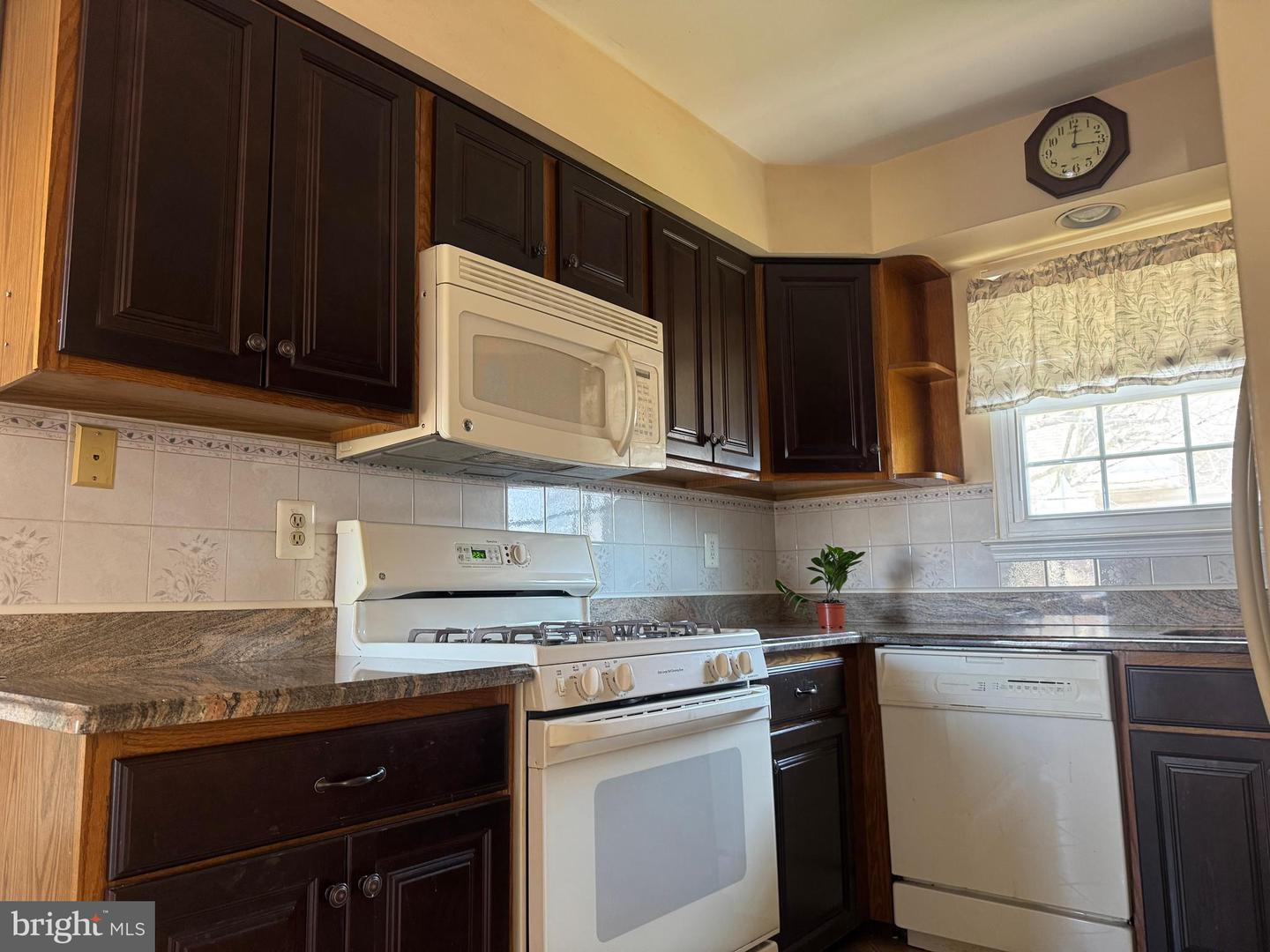 800 Bridgeboro St Property Photo 10