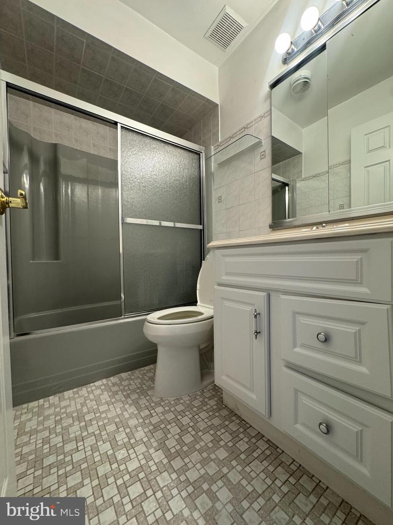 800 Bridgeboro St Property Photo 13