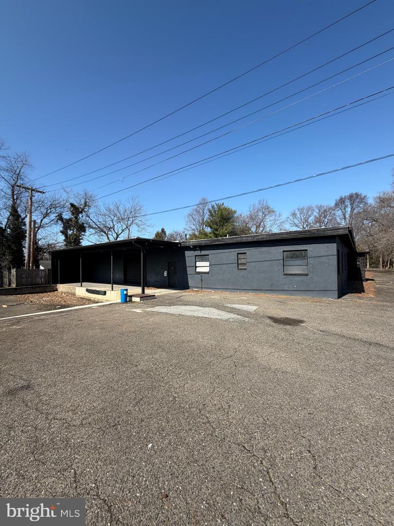 62 Suburban Blvd Property Photo 1