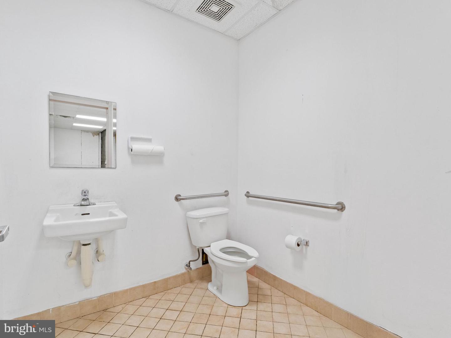 320 Beverly Rancocas Rd #1d Property Photo 6