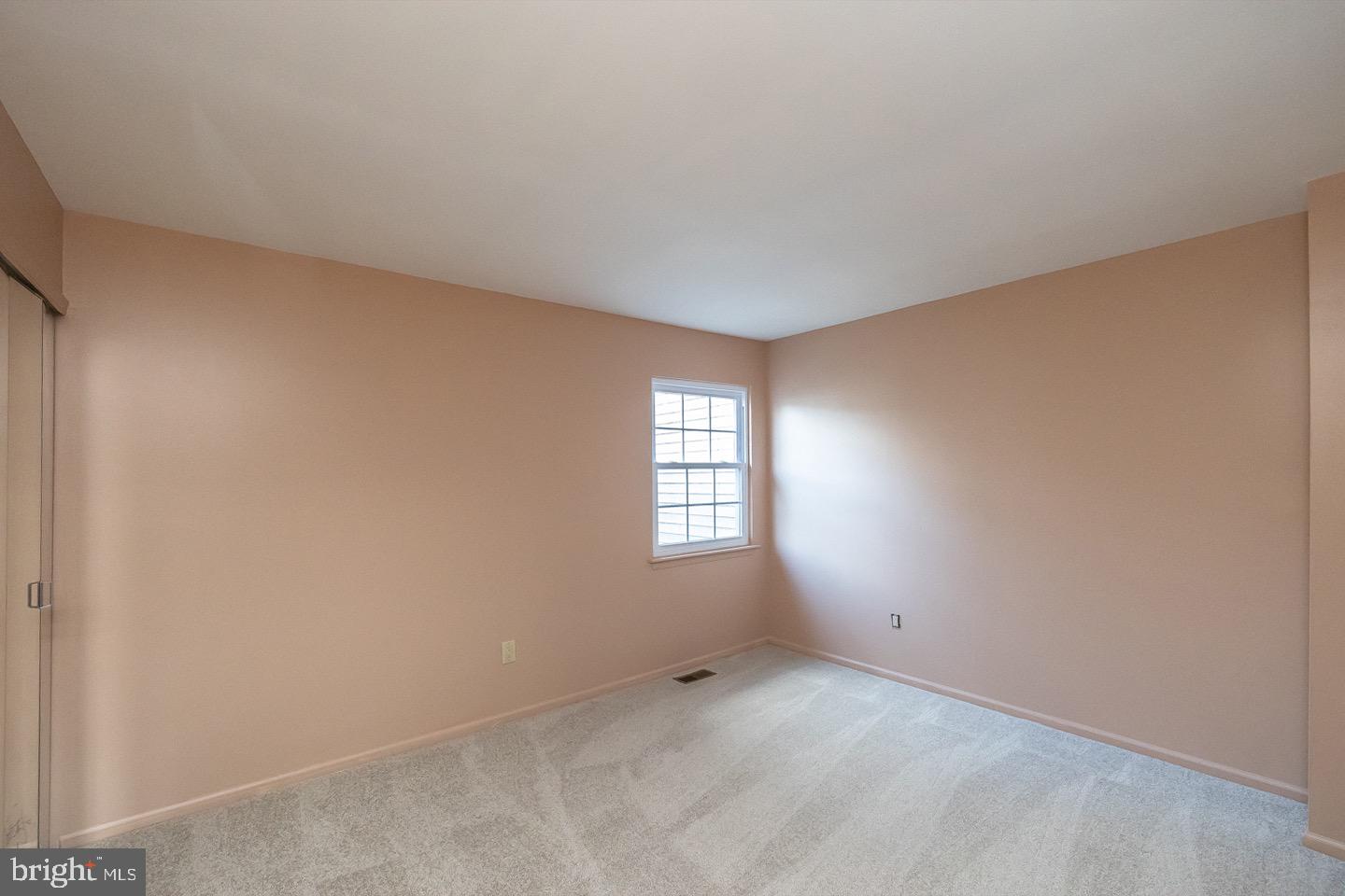 111 Sandhurst Dr Property Photo 29