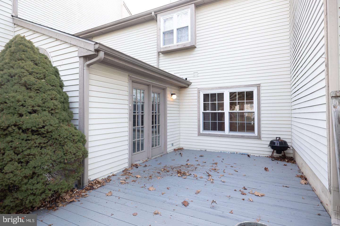 111 Sandhurst Dr Property Photo 40