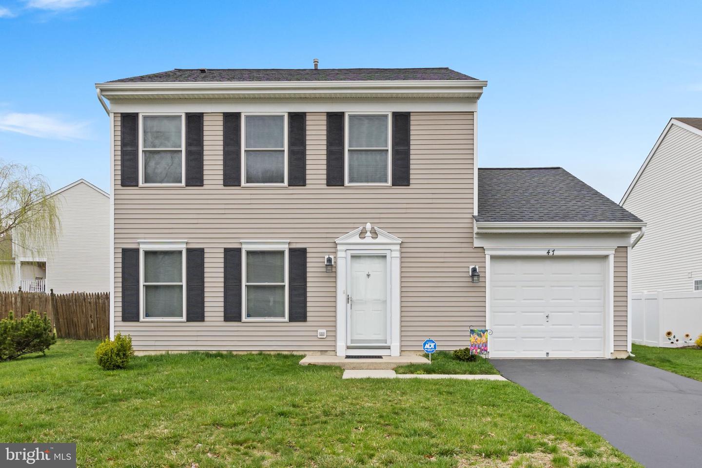 47 Greenbrook Dr Property Photo 1