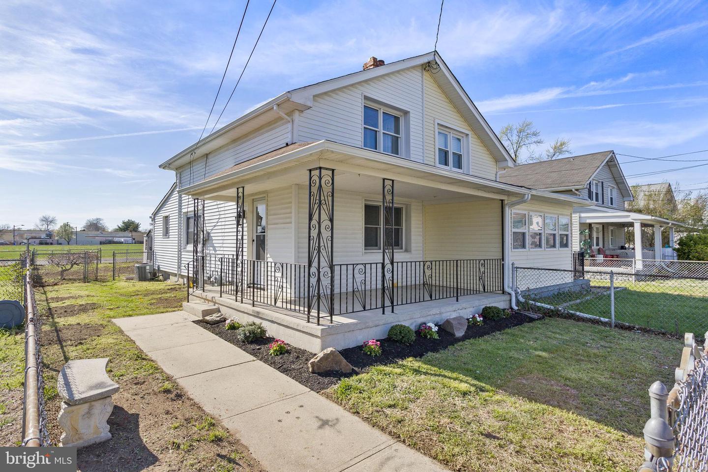 418 HULME ST Property Photo 1