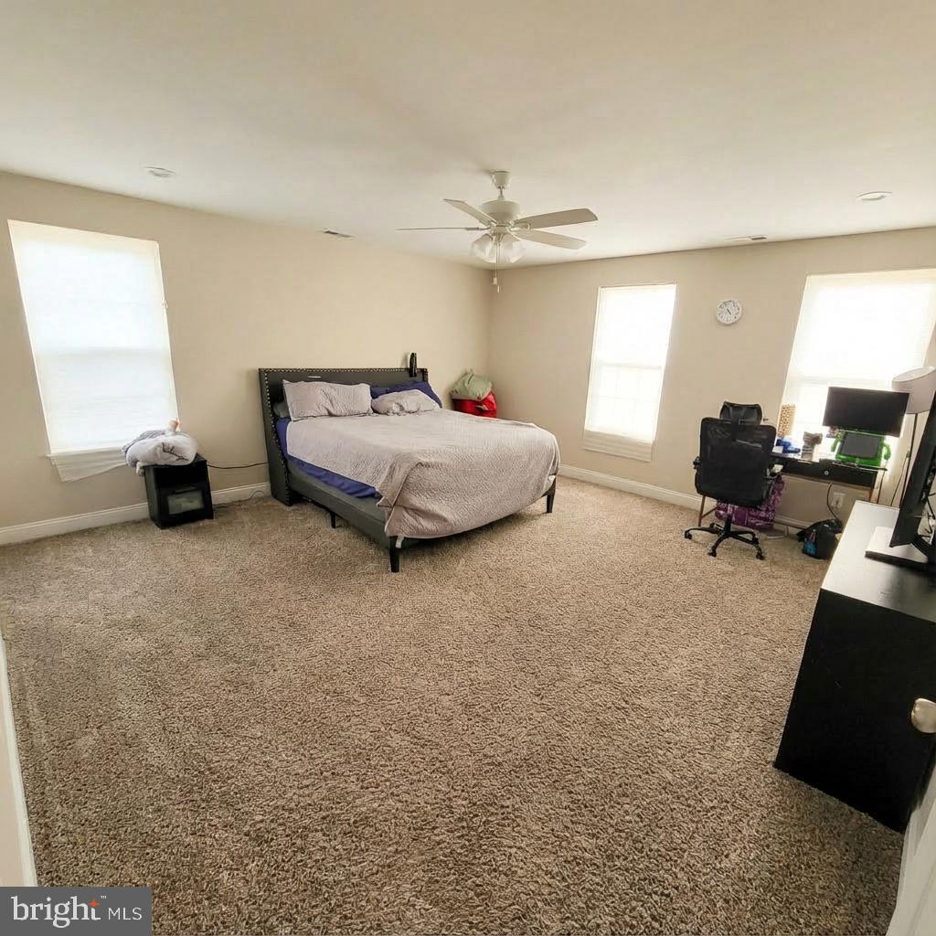 10 W Monroe St Property Photo 11
