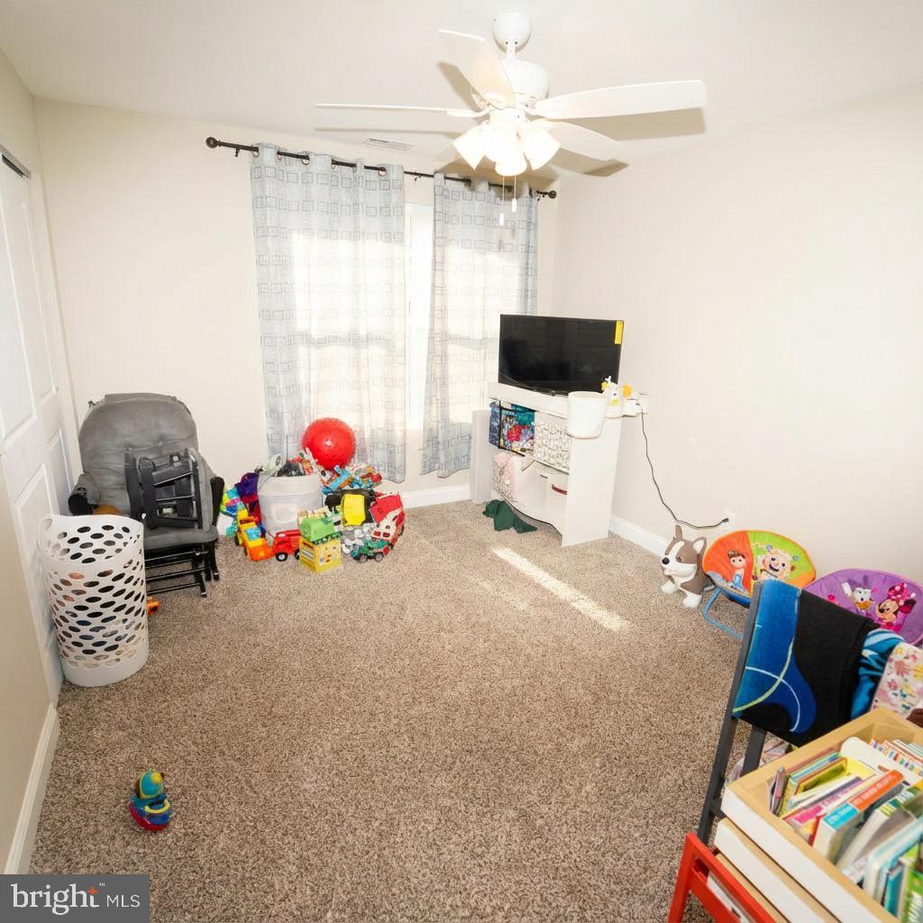 10 W Monroe St Property Photo 15