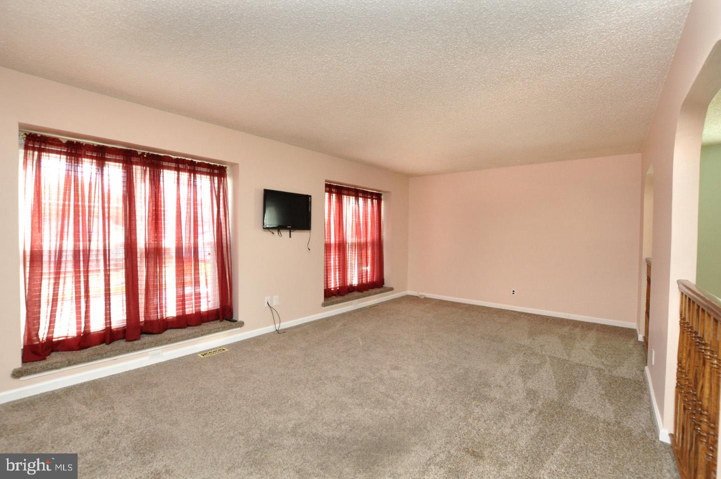 192 Canterbury Rd Property Photo 3