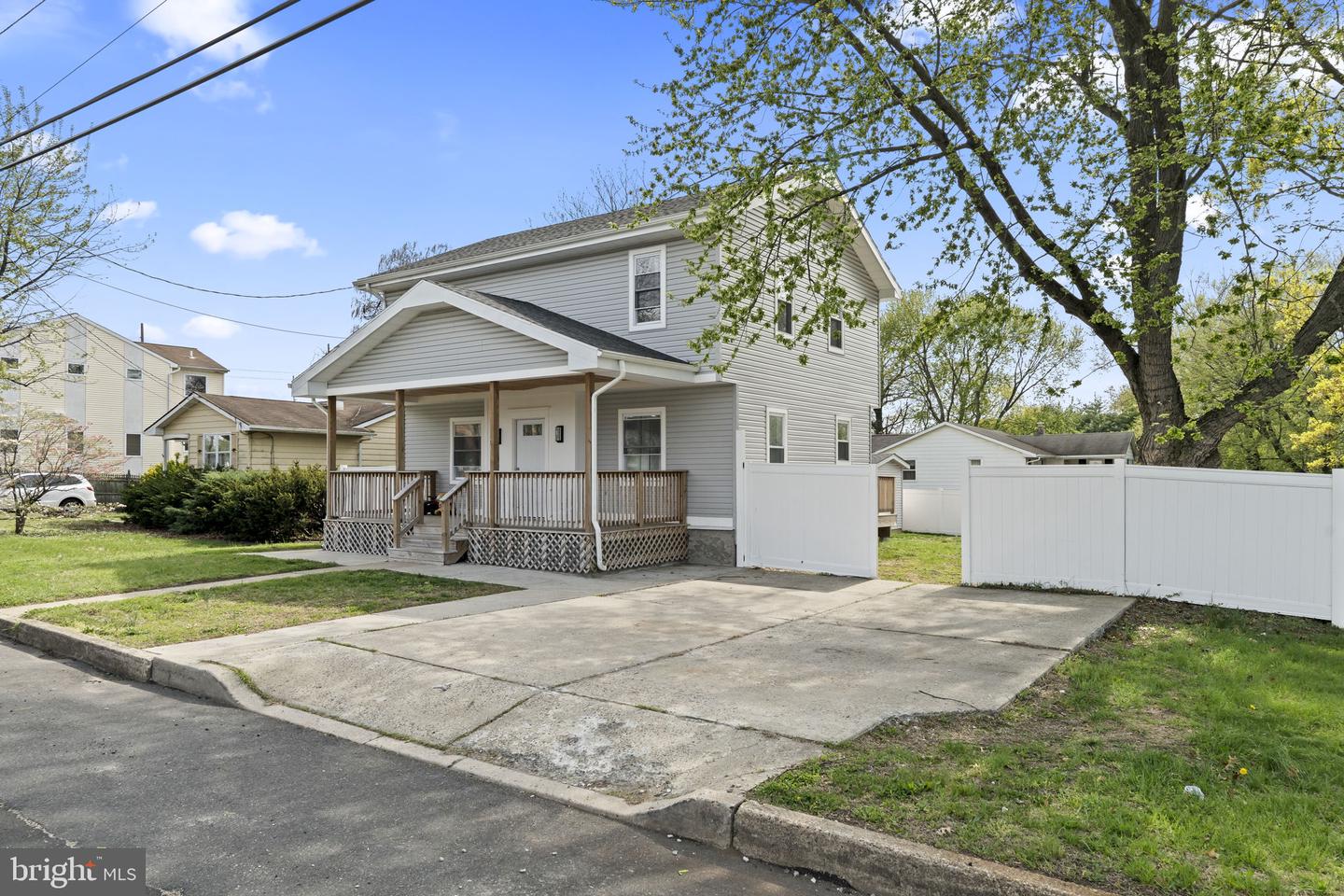 1901 JACKSON ST Property Photo 1