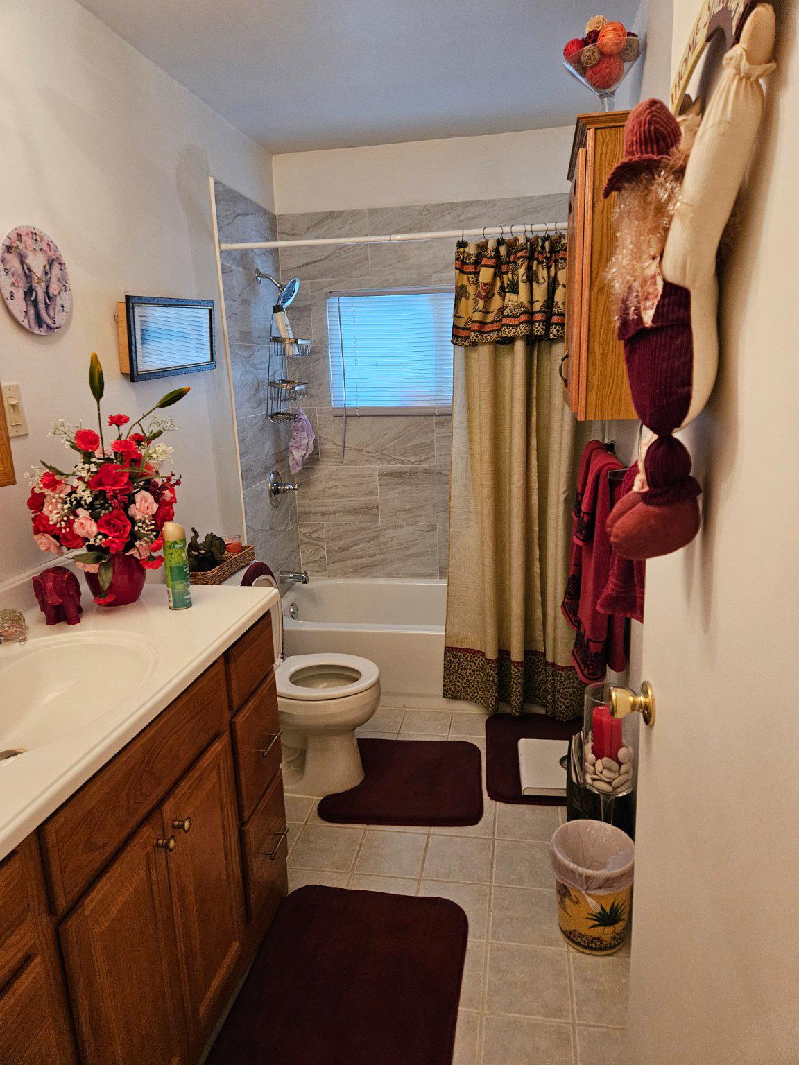 35 Pickwick Ln Property Photo 5