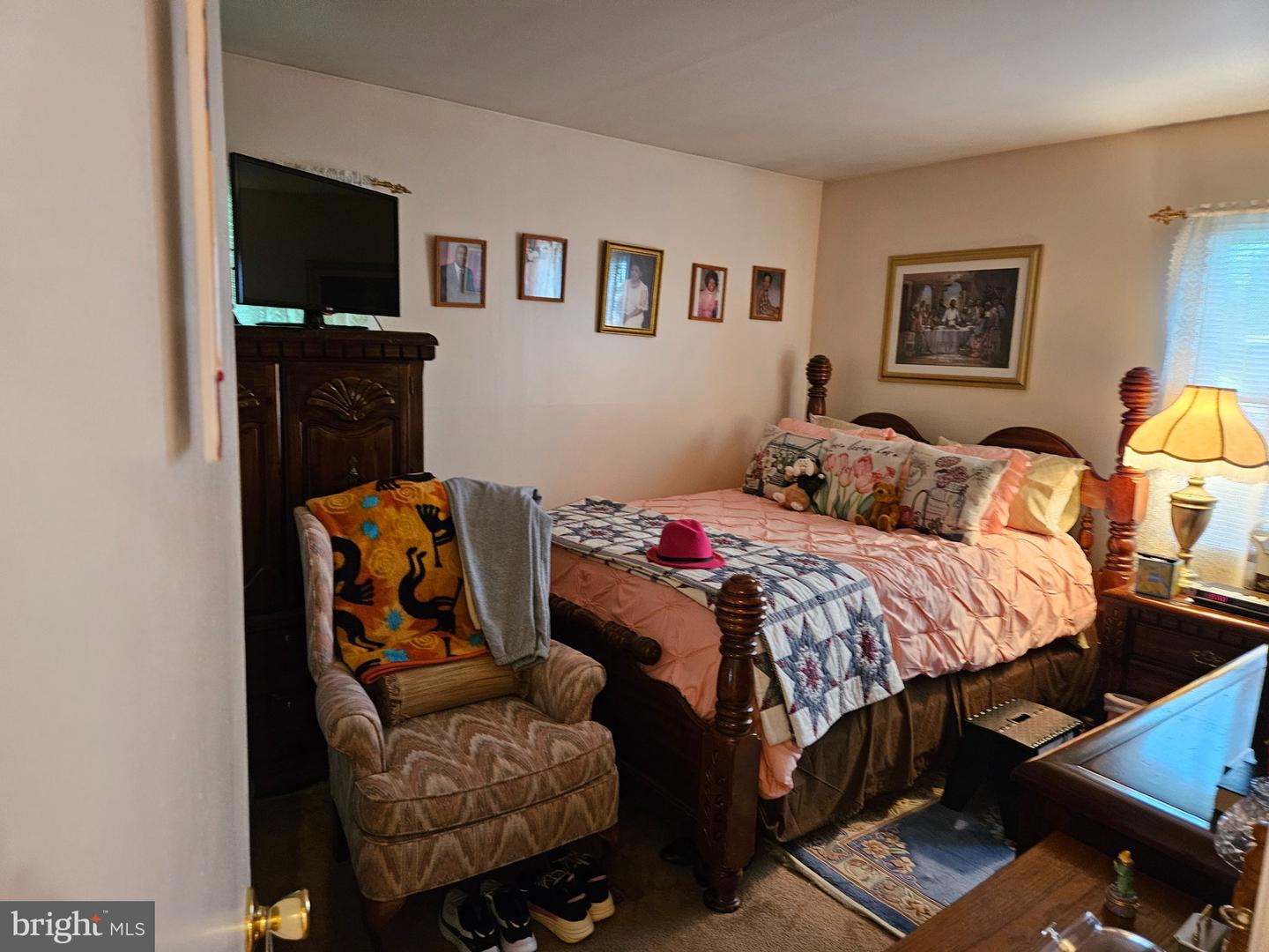 35 Pickwick Ln Property Photo 6