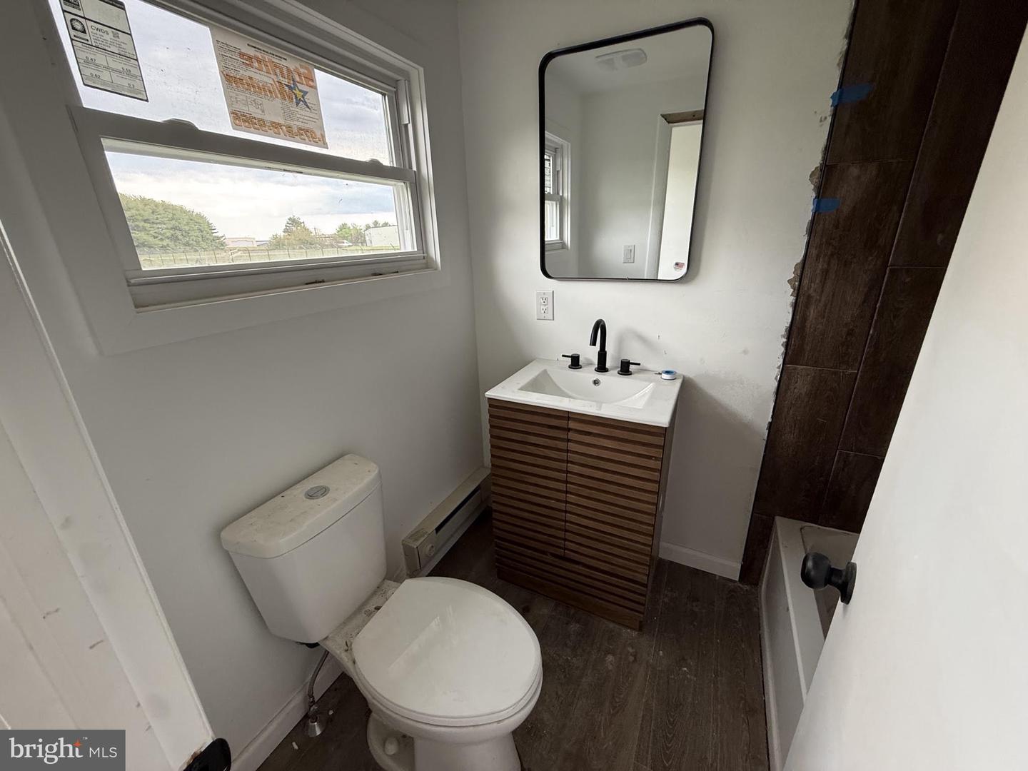 124 E Main St #e Property Photo 4