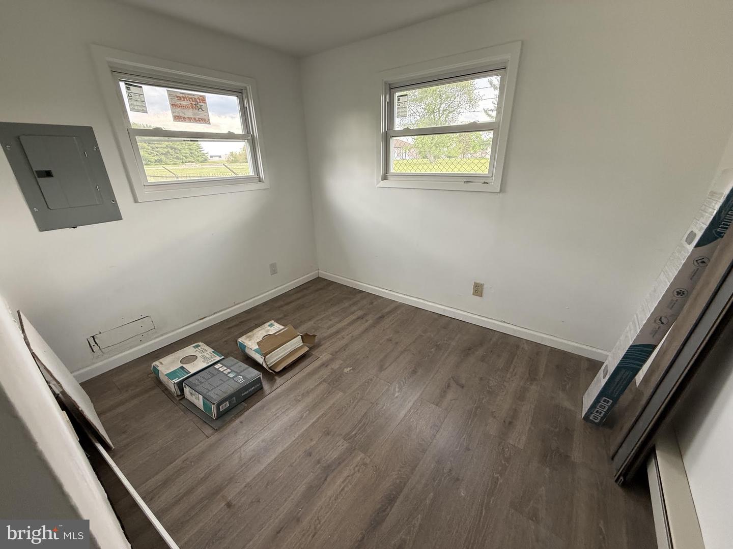 124 E Main St #e Property Photo 6