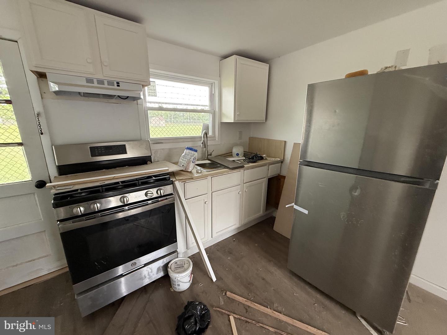 124 E Main St #e Property Photo 8