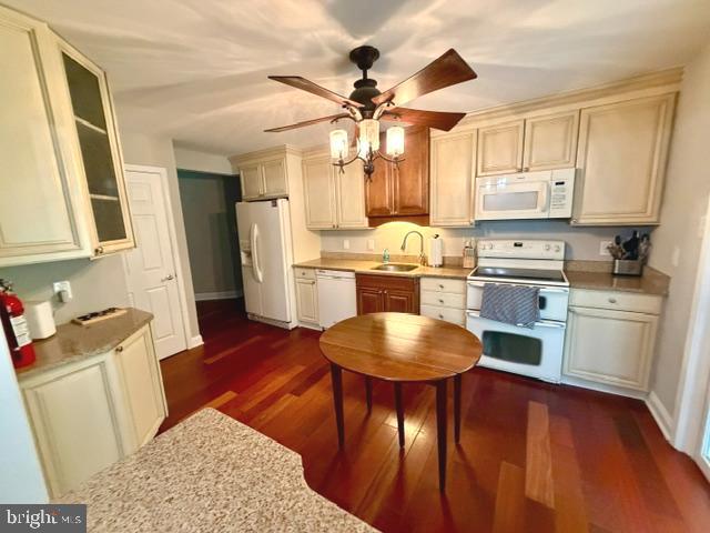 202 Oak Ln Property Photo 6