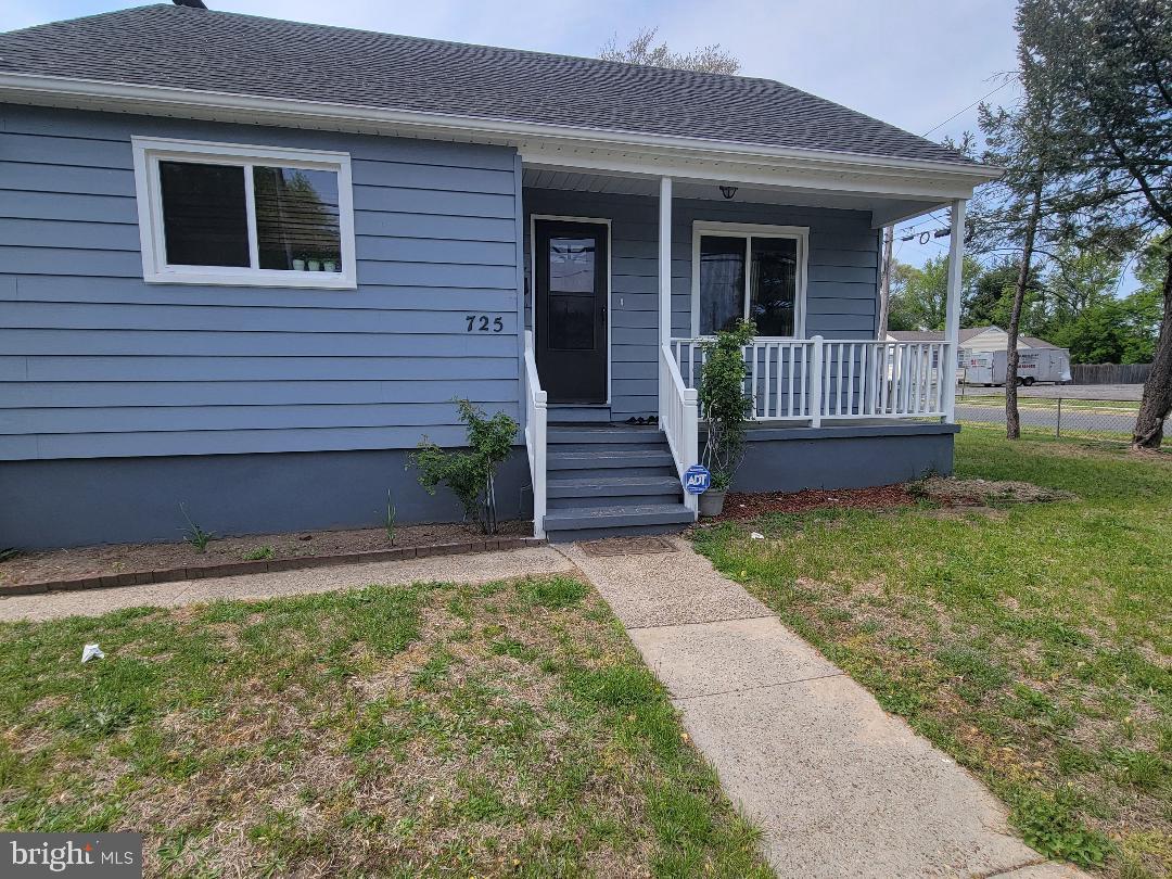 725 Main St Property Photo 1