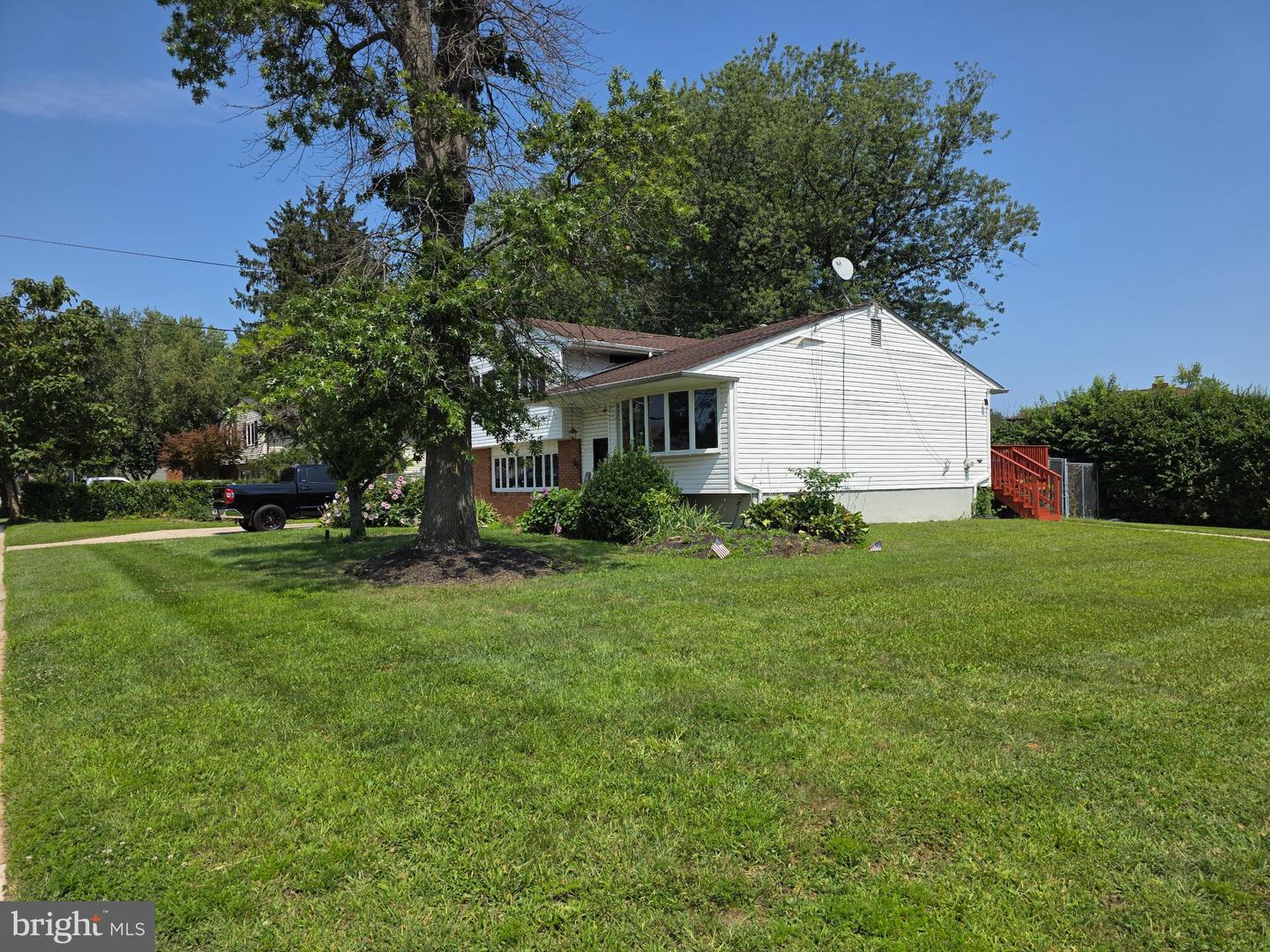 48 Princeton Dr Property Photo 4
