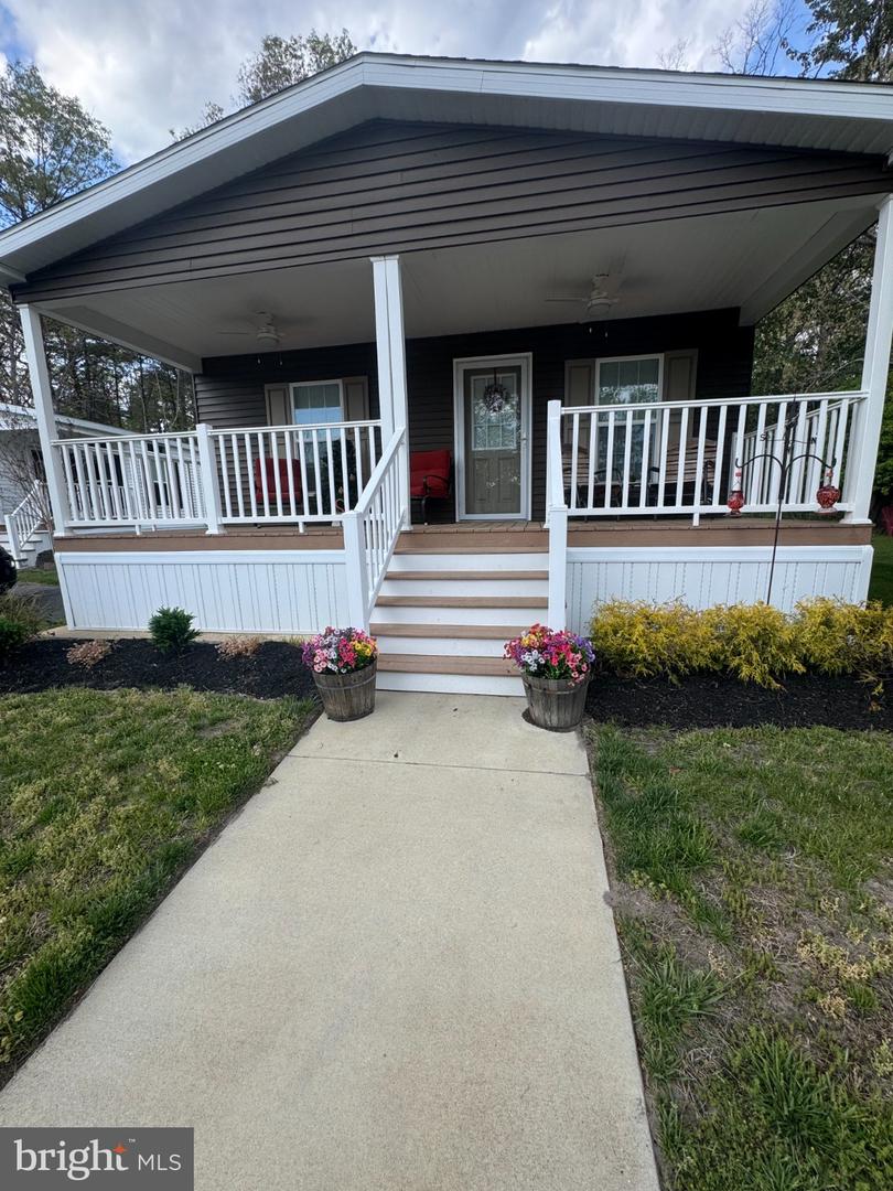 57 MEADOWBROOK DR Property Photo 1
