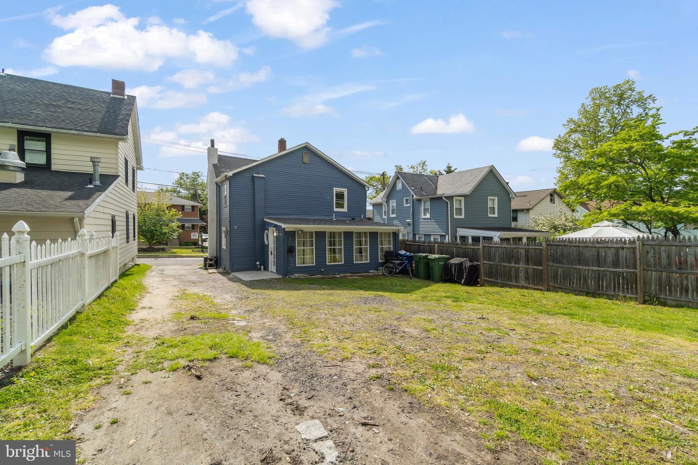 15 N Locust Ave Property Photo 22