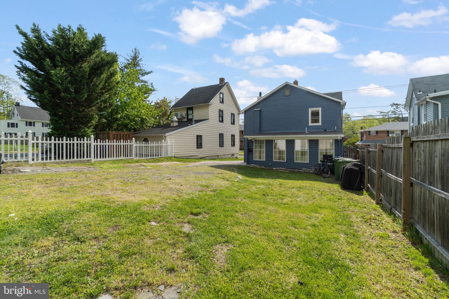 15 N Locust Ave Property Photo 23