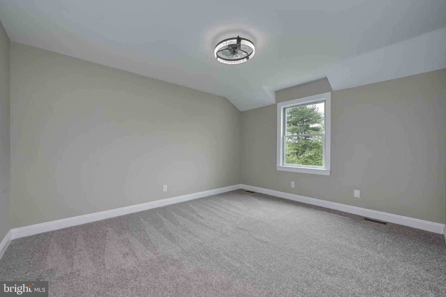270 Hartford Rd Property Photo 47