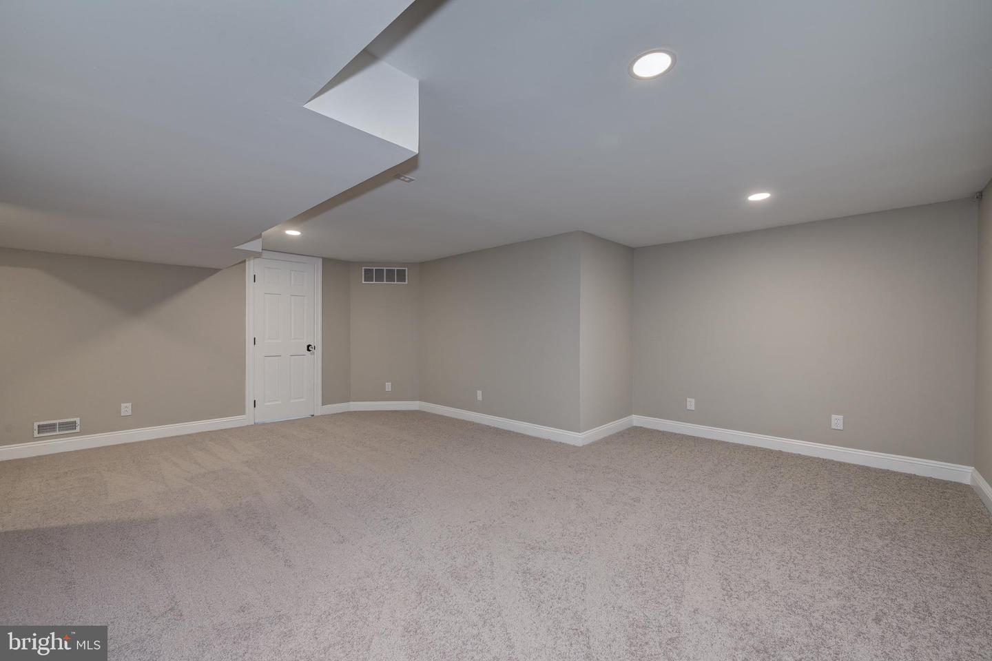 270 Hartford Rd Property Photo 54