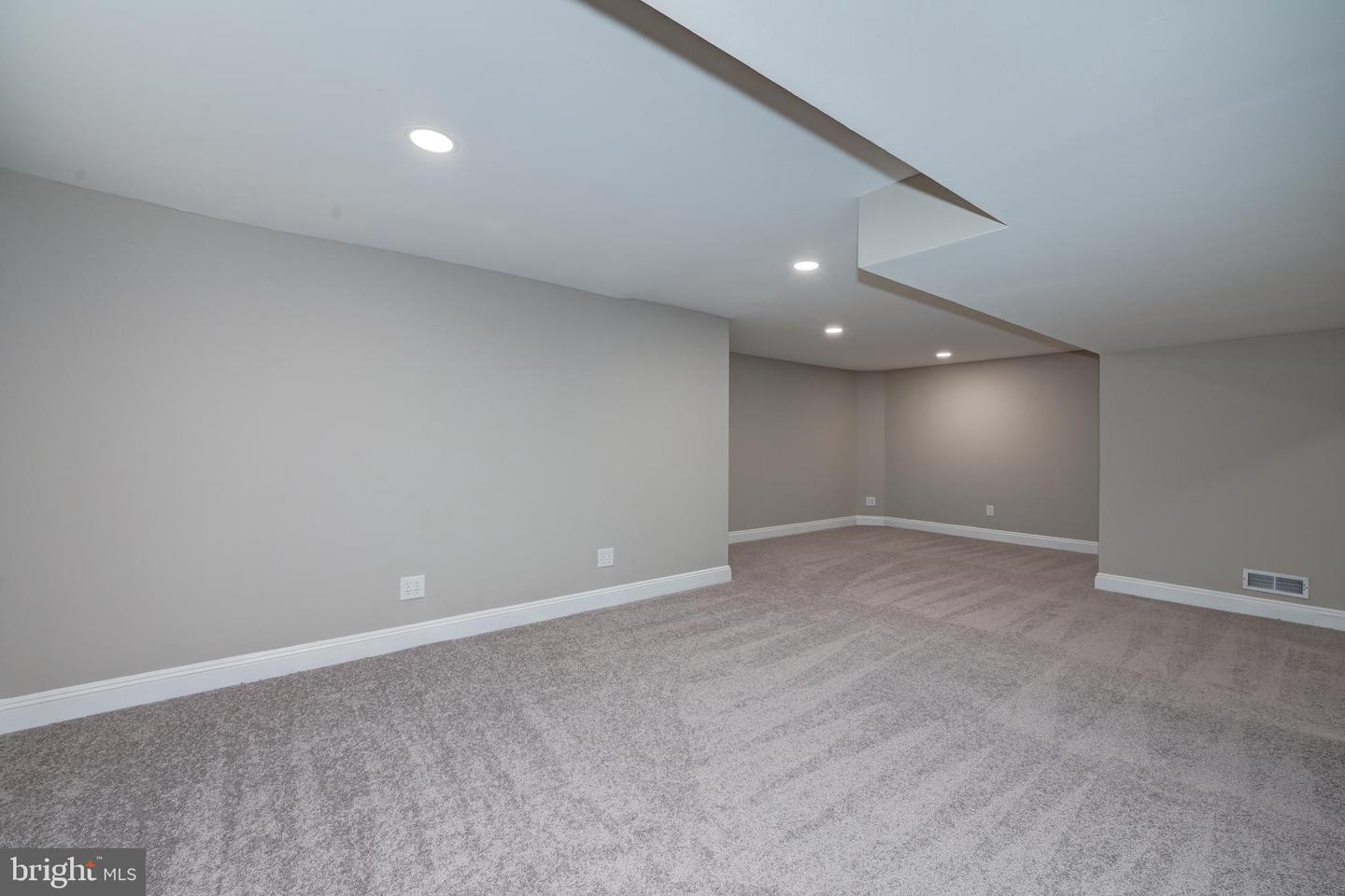 270 Hartford Rd Property Photo 57
