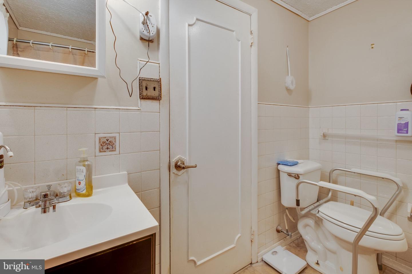 400 Hulme St Property Photo 15