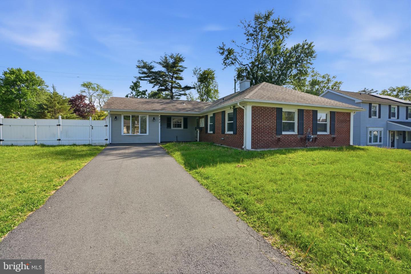 222 Pageant Ln Property Photo 1