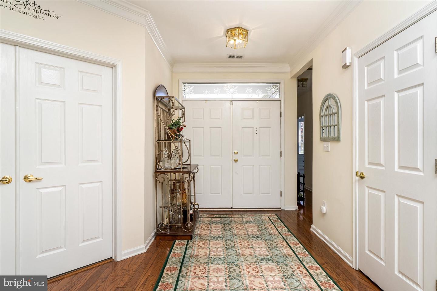 31 Barbary Ln Property Photo 3