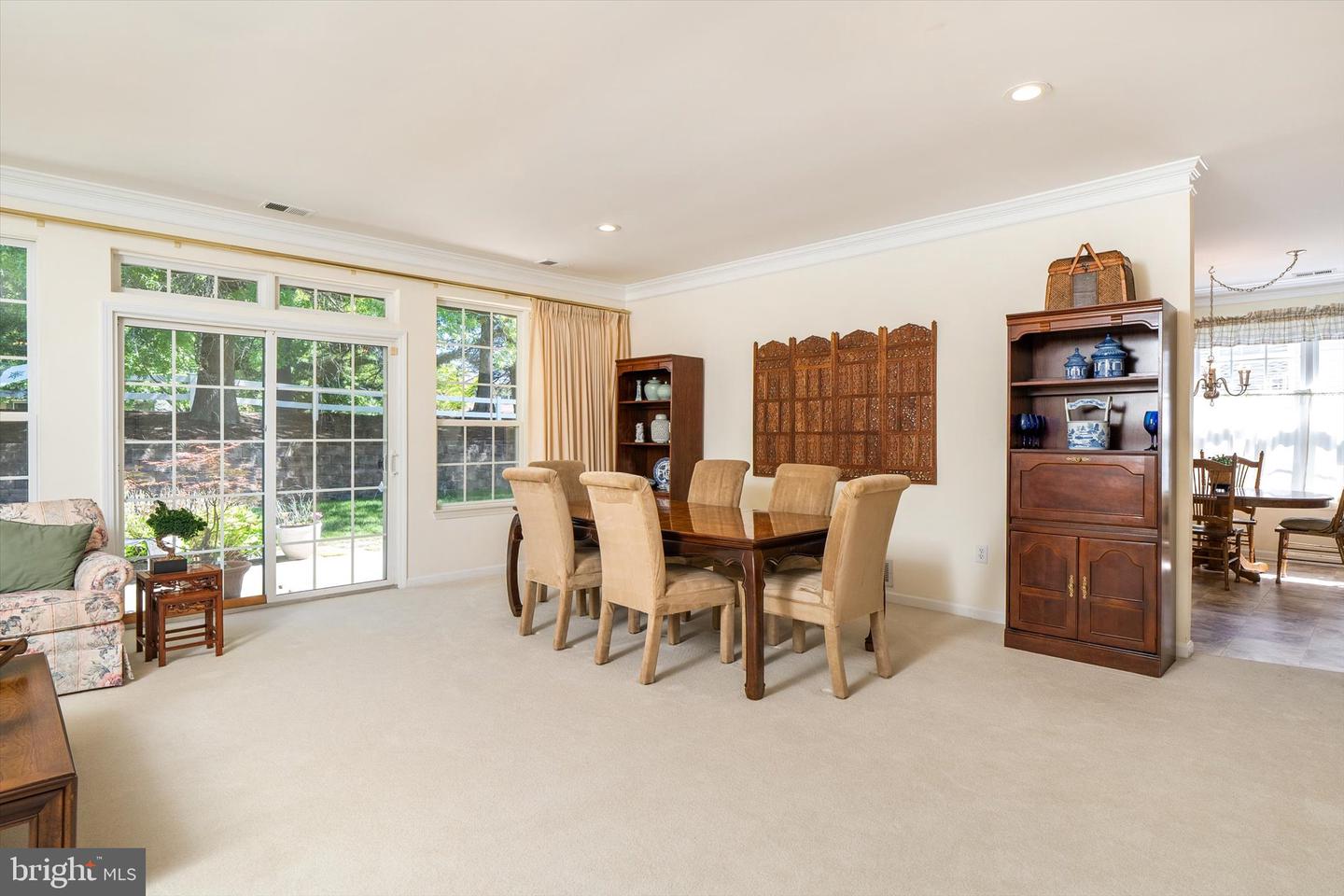 31 Barbary Ln Property Photo 6