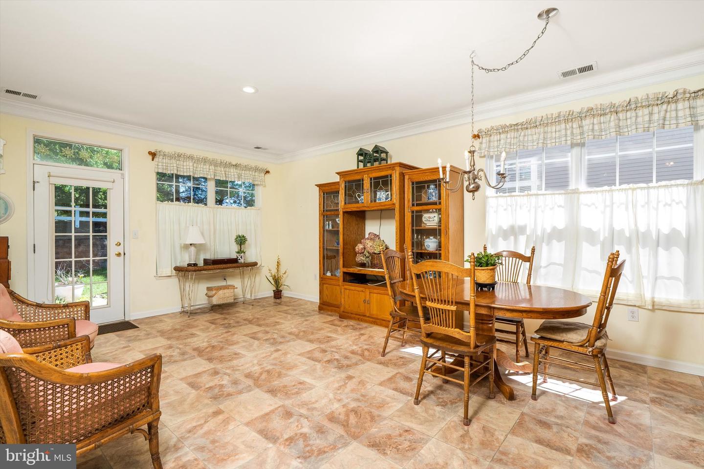 31 Barbary Ln Property Photo 9