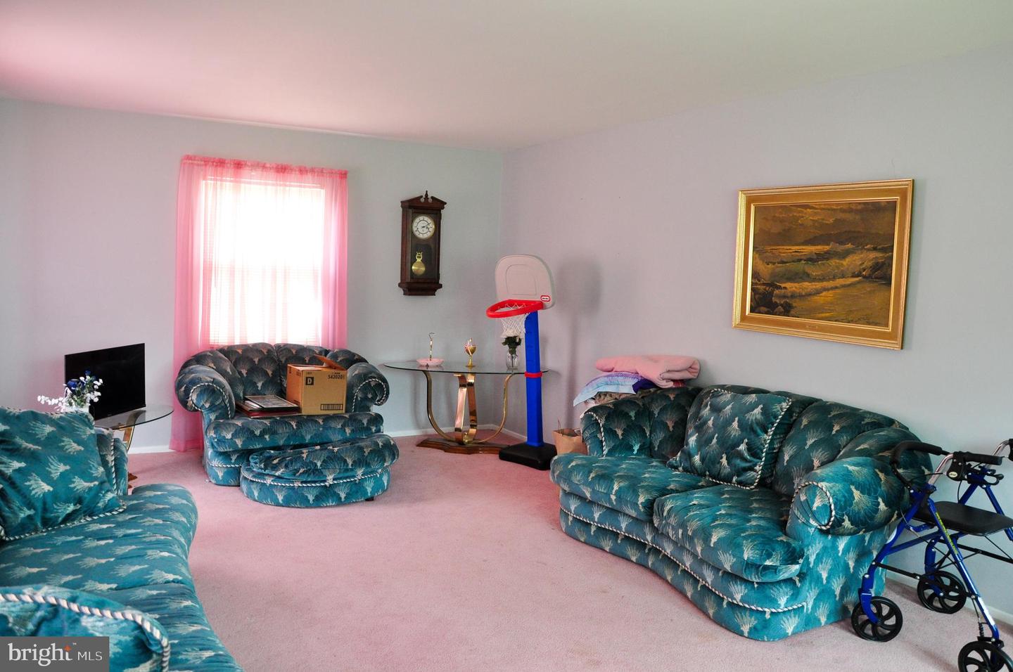 25 Huntington Ln Property Photo 6