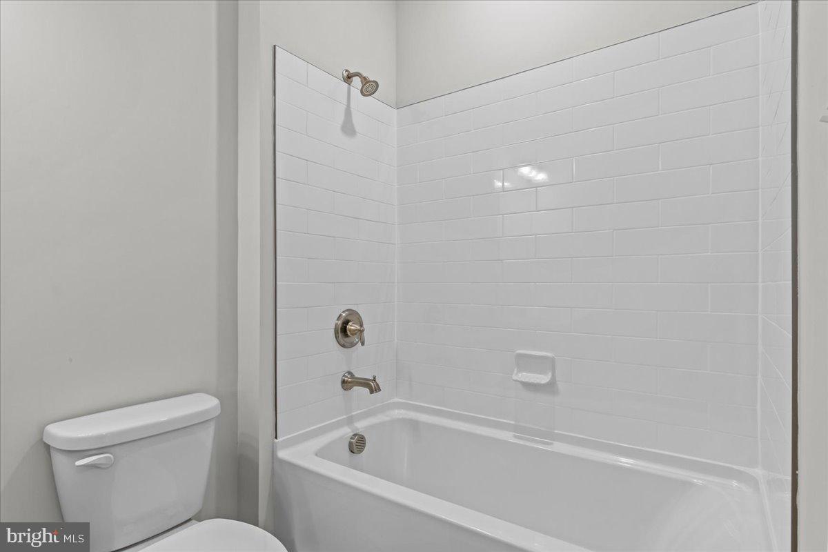 39 Westmont Dr Property Photo 22