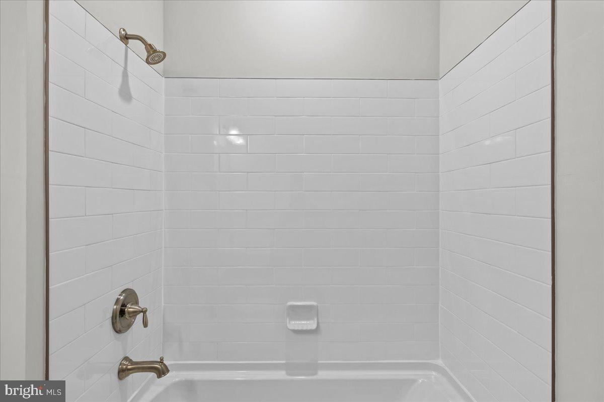 39 Westmont Dr Property Photo 26